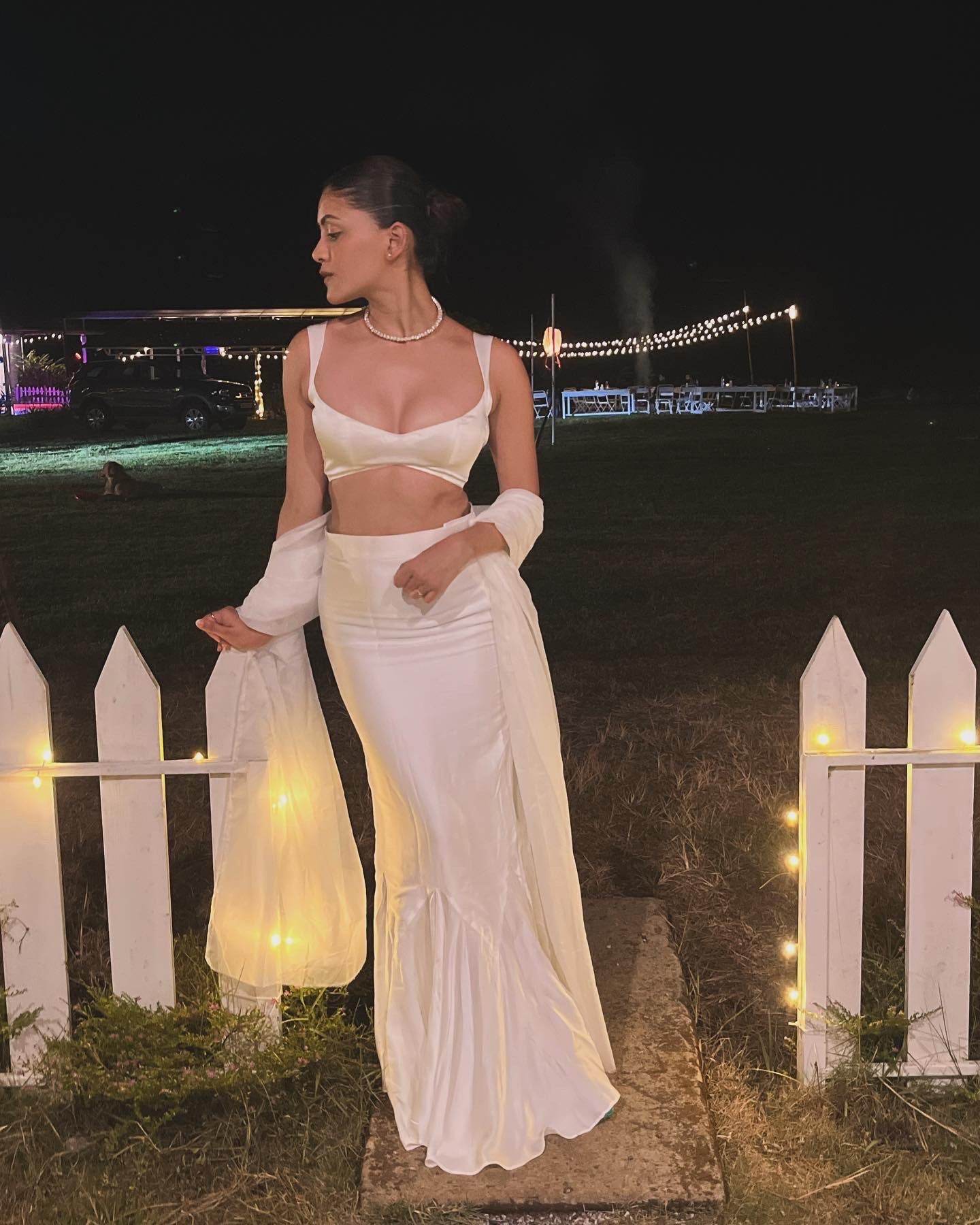 Modern Y2K Fishtail 90s Lehenga For Women | Party wear lehenga for women
