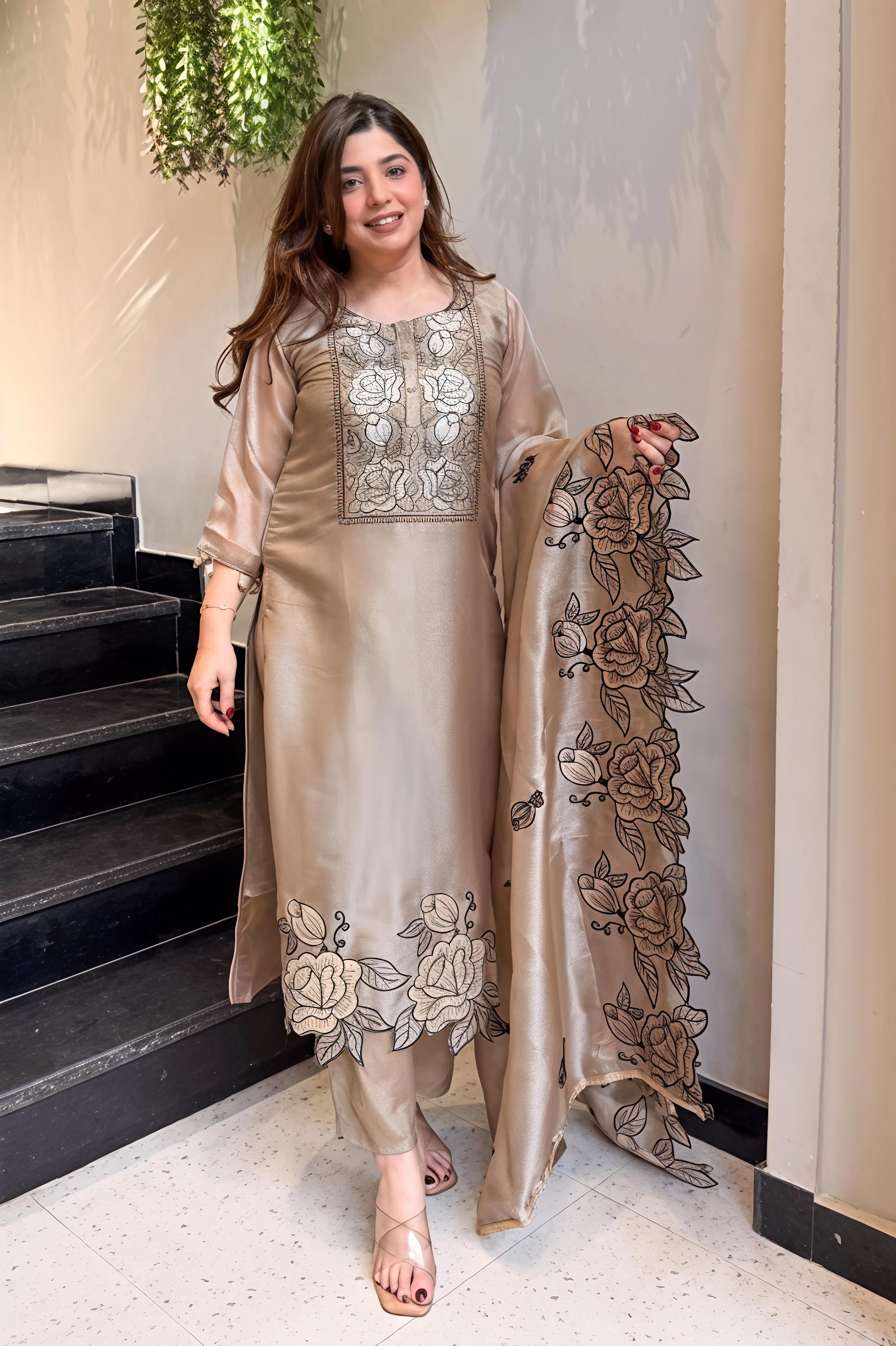 Elegant Family Function Wear Suit For Women