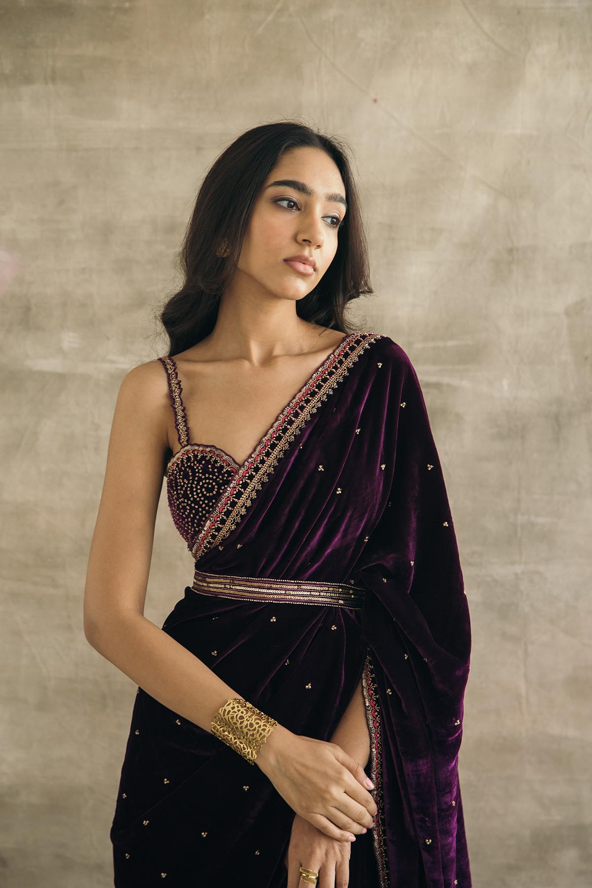 Premium Purple Gorgeous Velvet Saree with Sequin, Dori & Thread Work – Unstitched Blouse & Belt