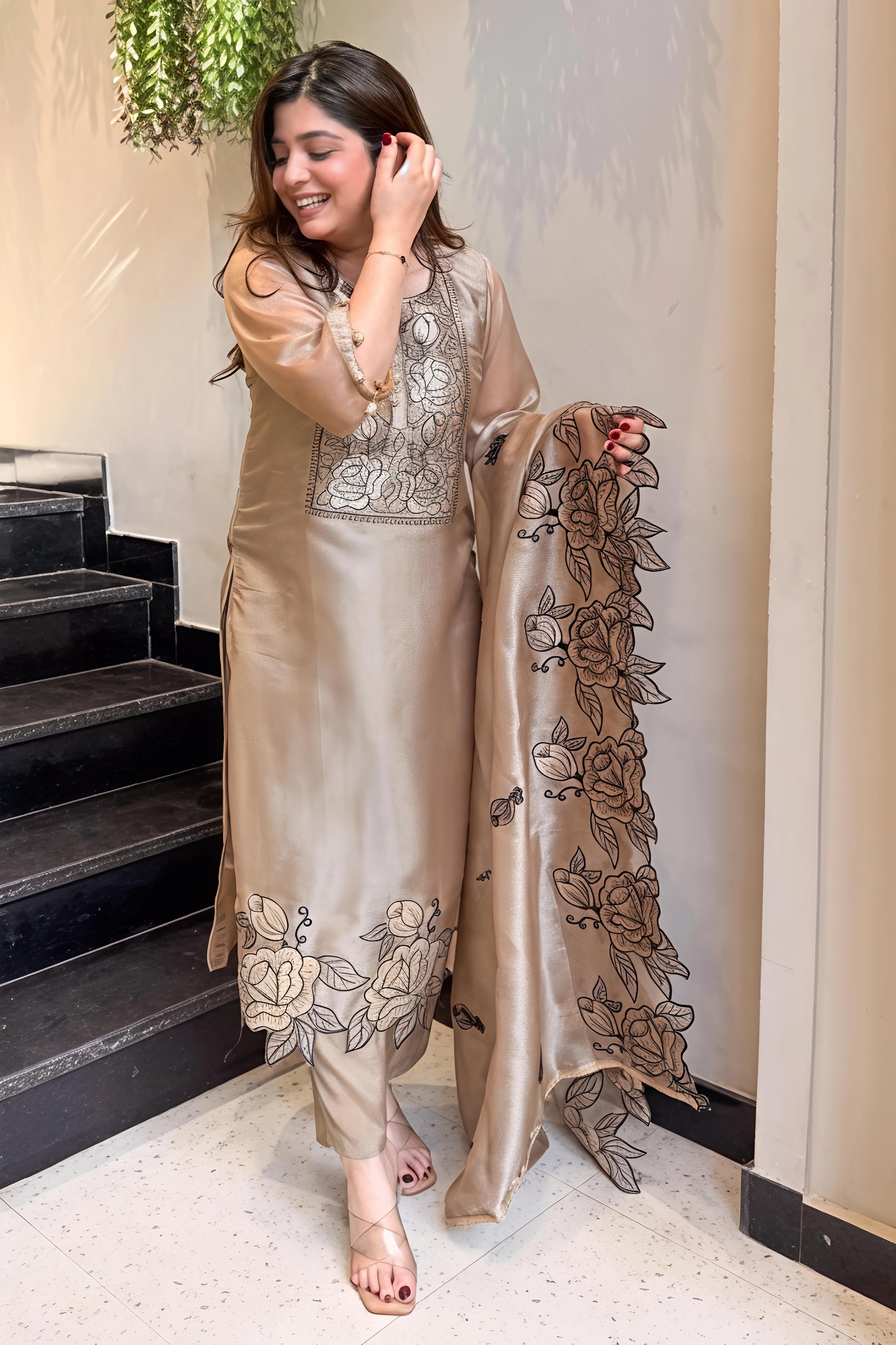 Elegant Family Function Wear Suit For Women