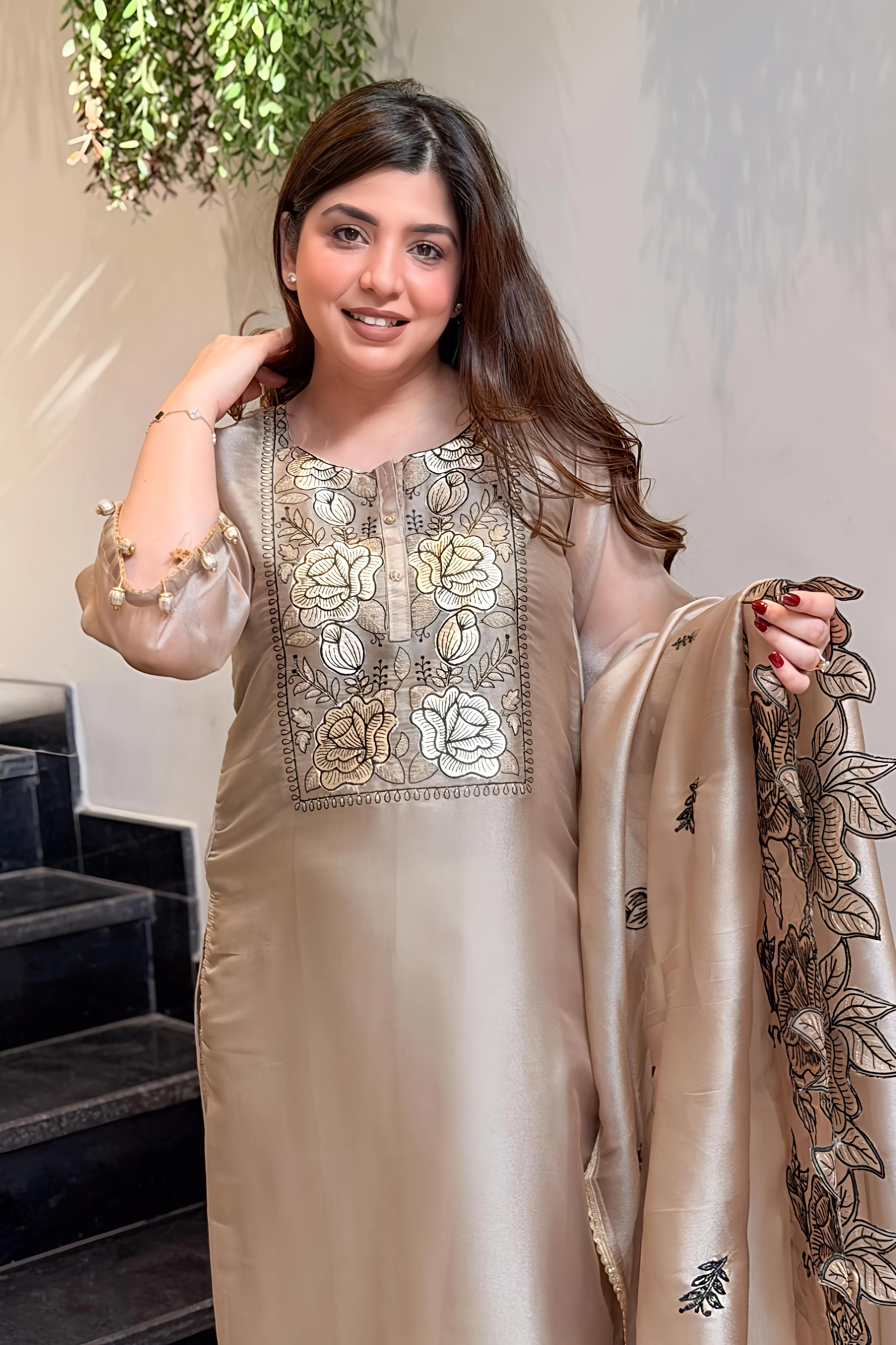 Elegant Family Function Wear Suit For Women