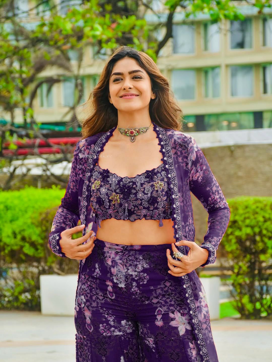 Mrunal Thakur Inspired Red Fringe Indo Western