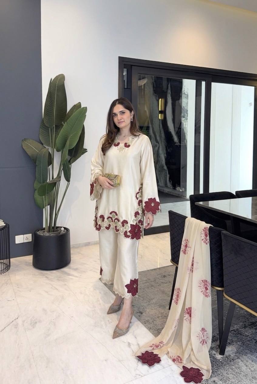 Wedding Wear Ivory Embroidered Pakistani Suit Set with Dupatta Set